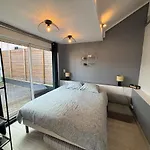 Mignonnette Proche De Toute Commodite *