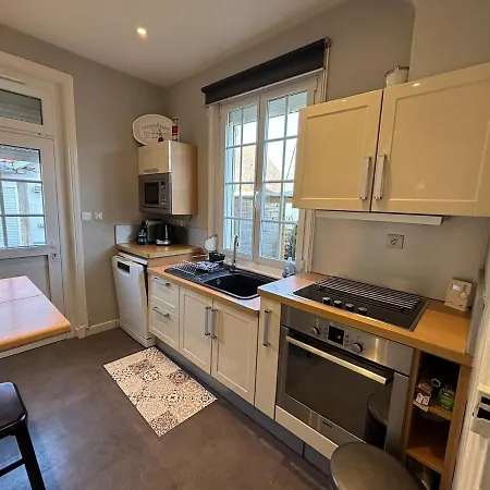 Mignonnette Proche De Toute Commodite