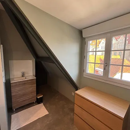 Mignonnette Proche De Toute Commodite *